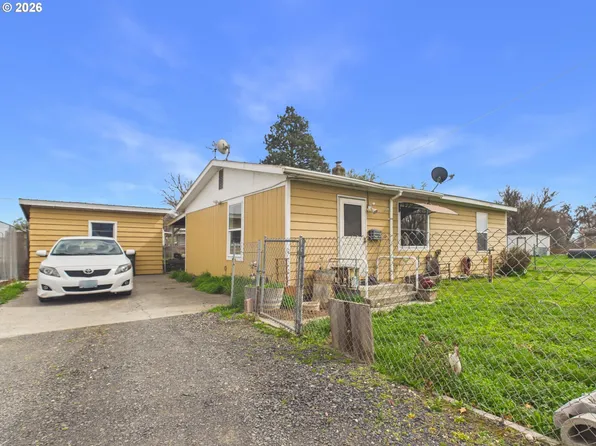 82045 Lind Rd, Umatilla, OR 97882