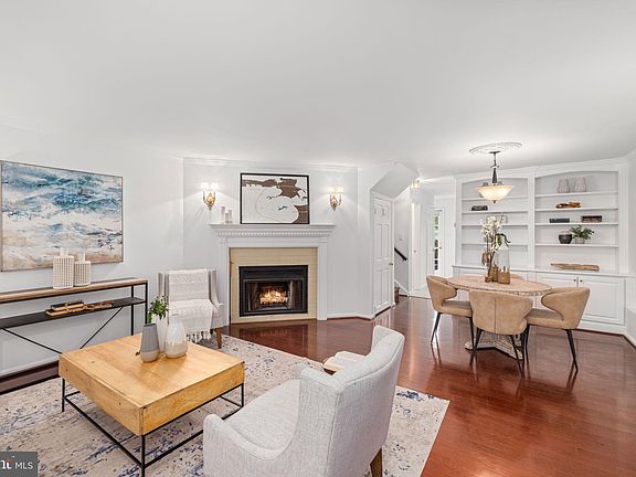 3rd image of 419 S Columbus St