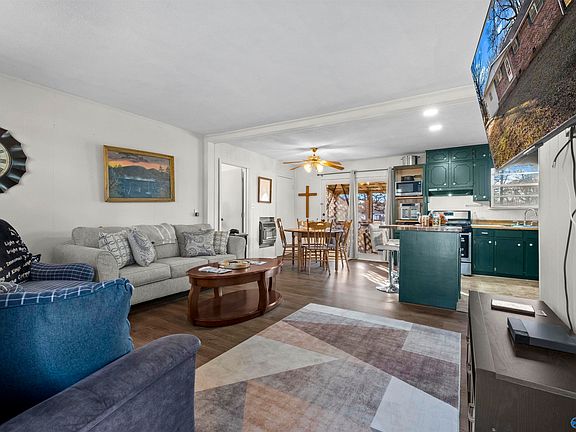 3rd image of 8 Smith Ct