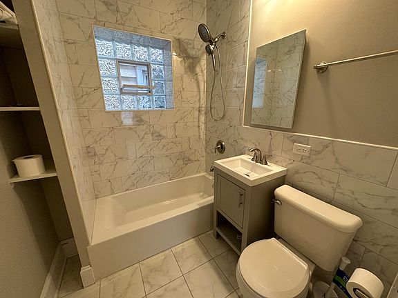 5th image of 4542 S Whipple St #1