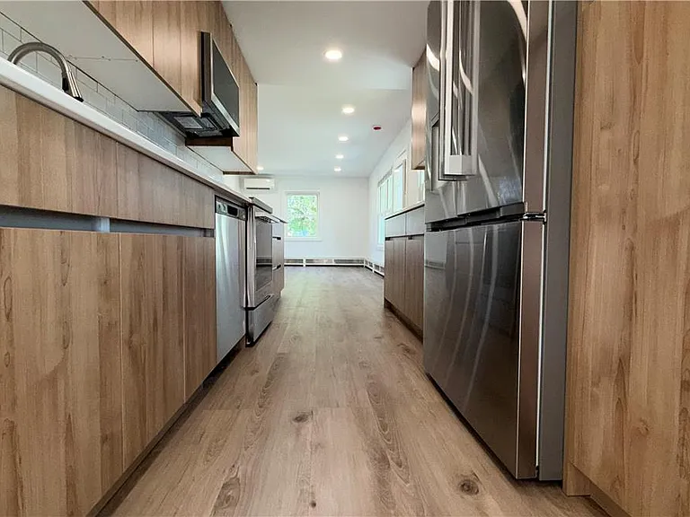49 Seyfried Ave — Photo 42
