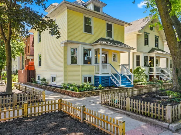 3757 N Bosworth Ave, Chicago, IL 60613