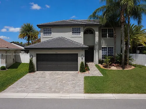 2855 SW 177th Ter Photo 1