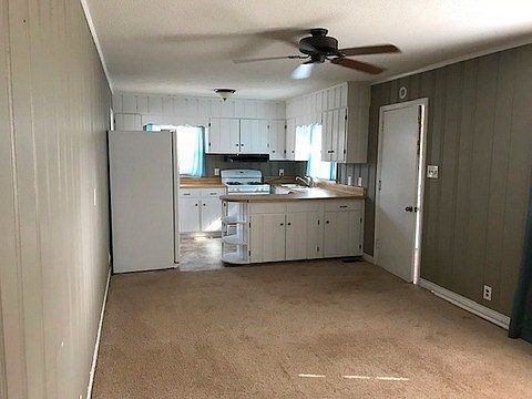 5th image of 1041 N Pine Knoll Dr