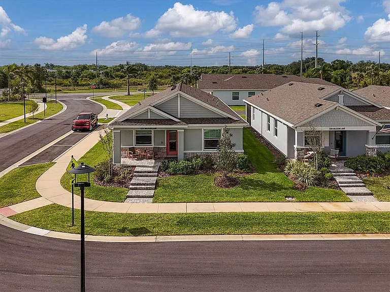 7724 Saloon Ln — Photo 32