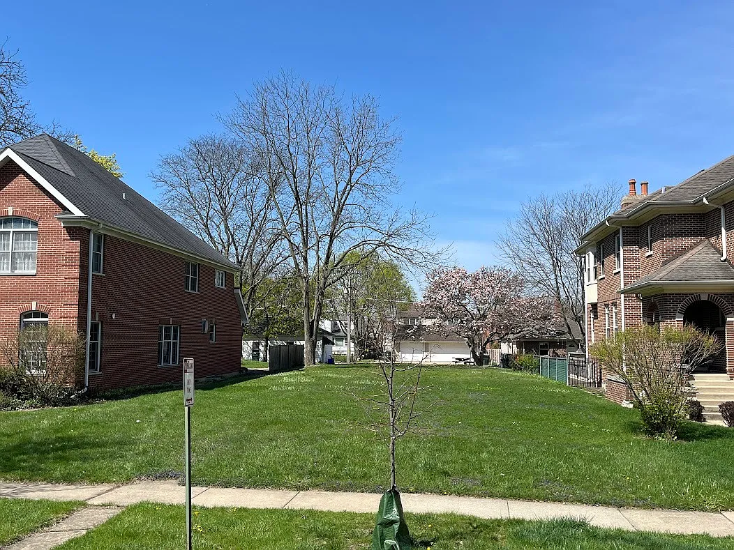 426 Root St photo 1