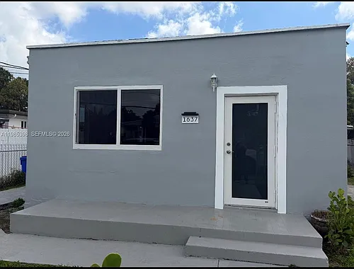 1637 NW 31st Ave Photo 1