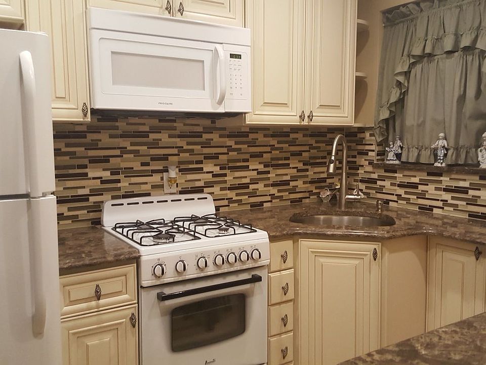 1st image of 2555 46th St #1