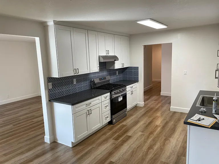 698 Chemeketa Dr — Photo 2