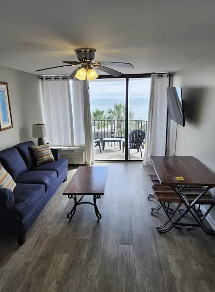 1 bed, 1100 sqft, $1,600 — Photo 3