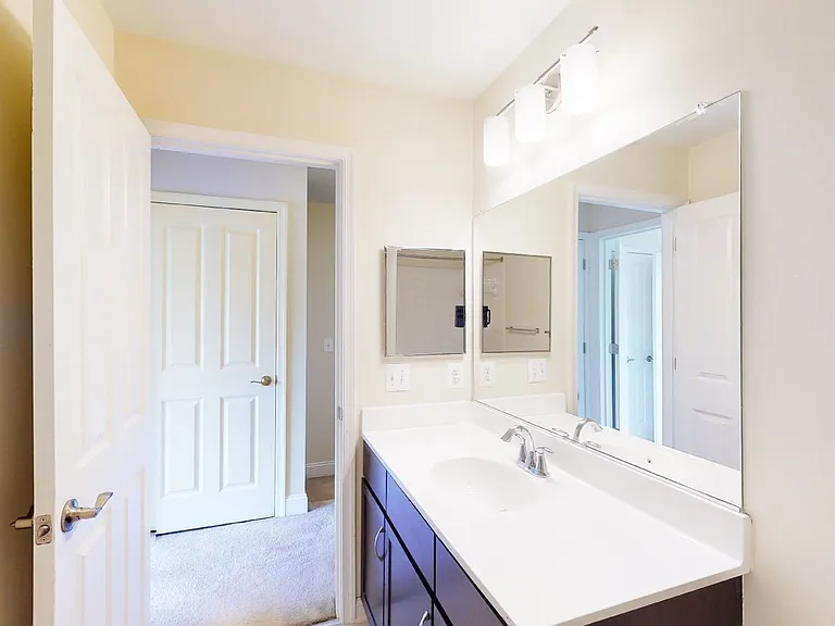 720 Barnes St NE — Photo 30