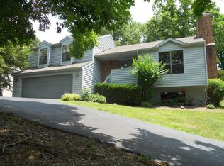 1926 McVitty Rd, Salem, VA 24153