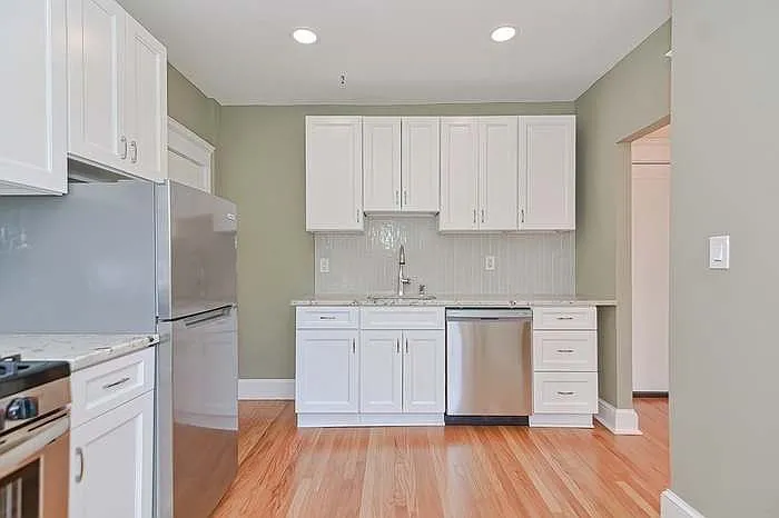 70 Strathmore Rd #9B — Photo 5