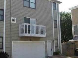 2300 Merry Oaks Ct, Virginia Beach, VA 23451