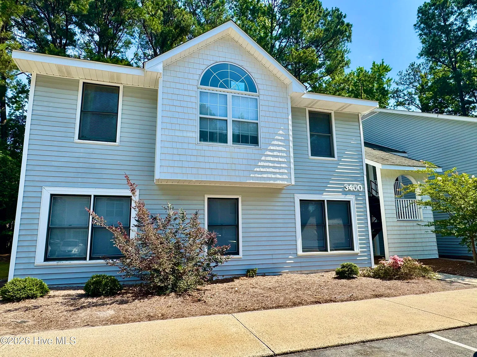 1 bed, 1.0 bath, $900 — Photo 1