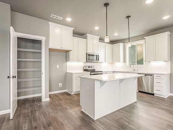 4th image of 8910 W Caelen Ave