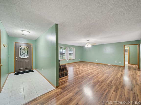 5th image of 616 Grove Crest Rd