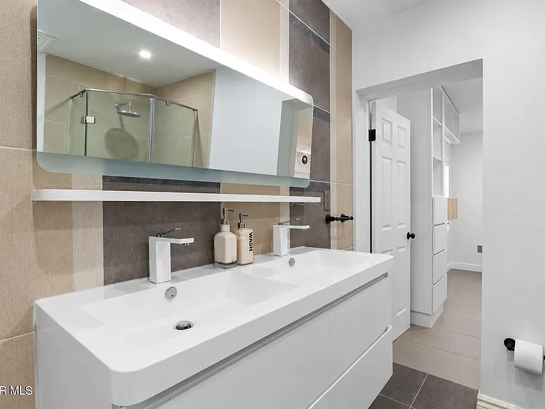 1210 N Luna St #1 — Photo 11