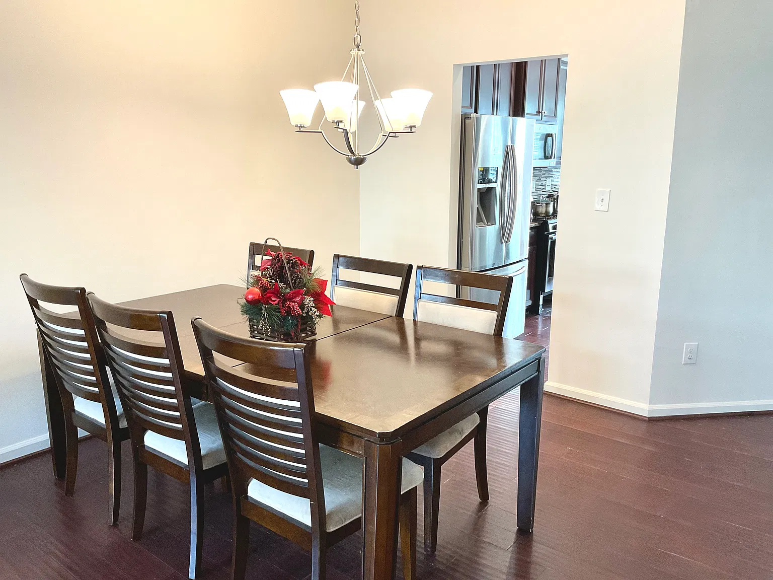 1272 Madison Ln — Photo 3