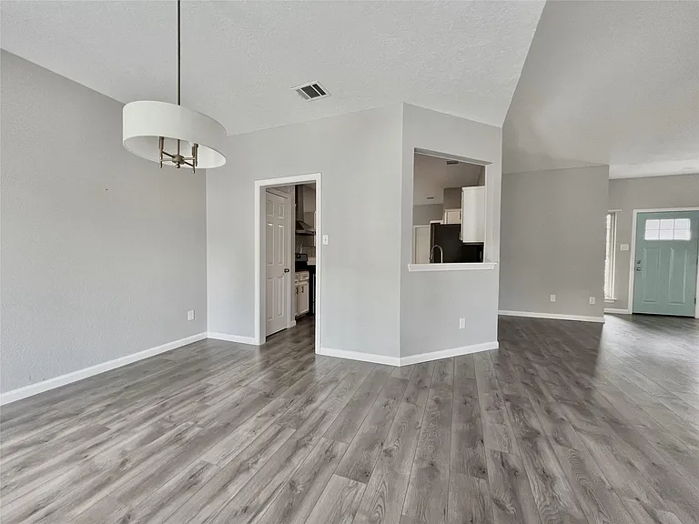 11917 Meadowfire Dr — Photo 7