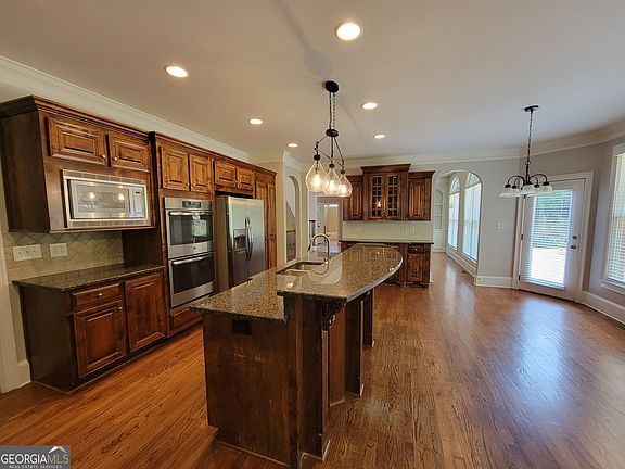5th image of 5840 Cool Springs Dr