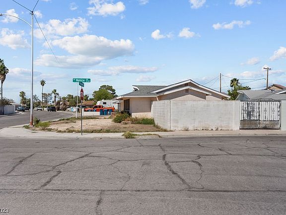 3rd image of 3520 Miramar Dr