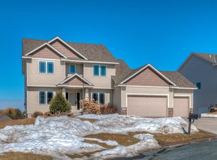 659 Parkside Ct, Eagan, MN 55123