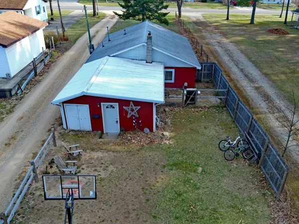 6116 W Broadway St, Lake City, MI 49651