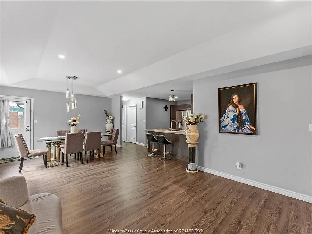 3 bed, $2,900 — Photo 4