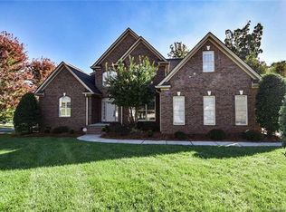 325 Hemmingway Ln, Fort Mill, SC 29708