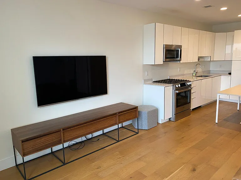 250 Meridian St #608 — Photo 15