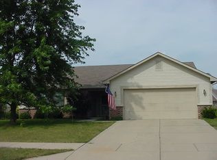 519 Hunting Creek Dr, Greenwood, IN