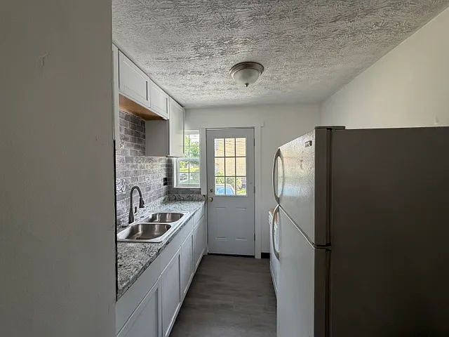 1465 W 7th Ave #D — Photo 9