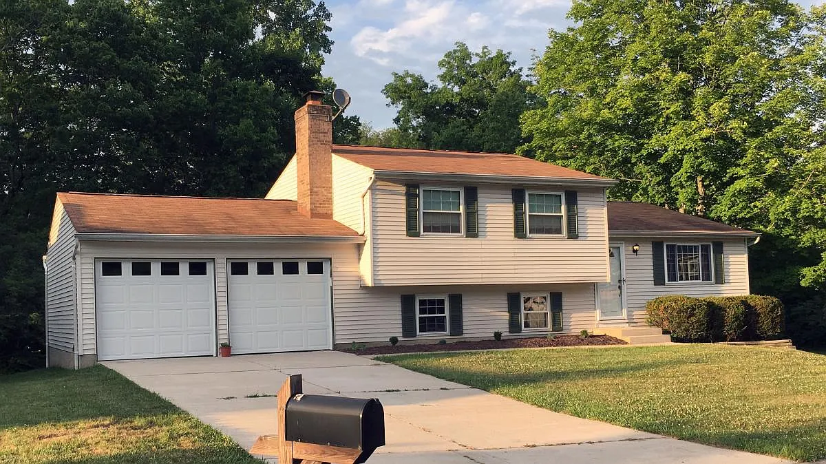 8900 Penfield Way photo 1