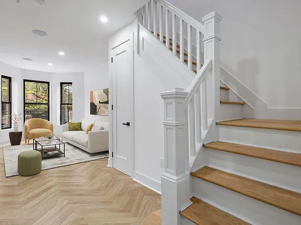 40 Stephens Ct, Brooklyn, NY 11226