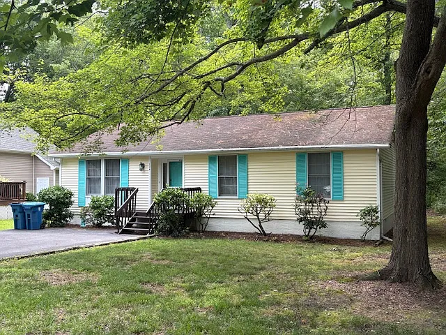 3 bed, 1232 sqft, $1,875 — Photo 2