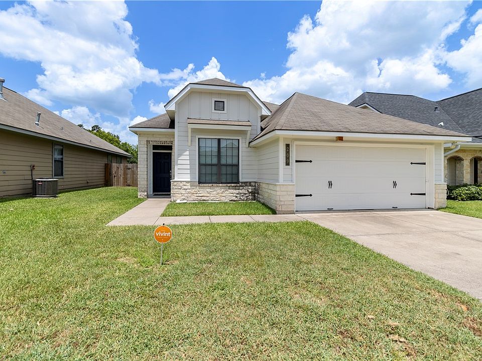 1st image of 209 Fieldstone Pl