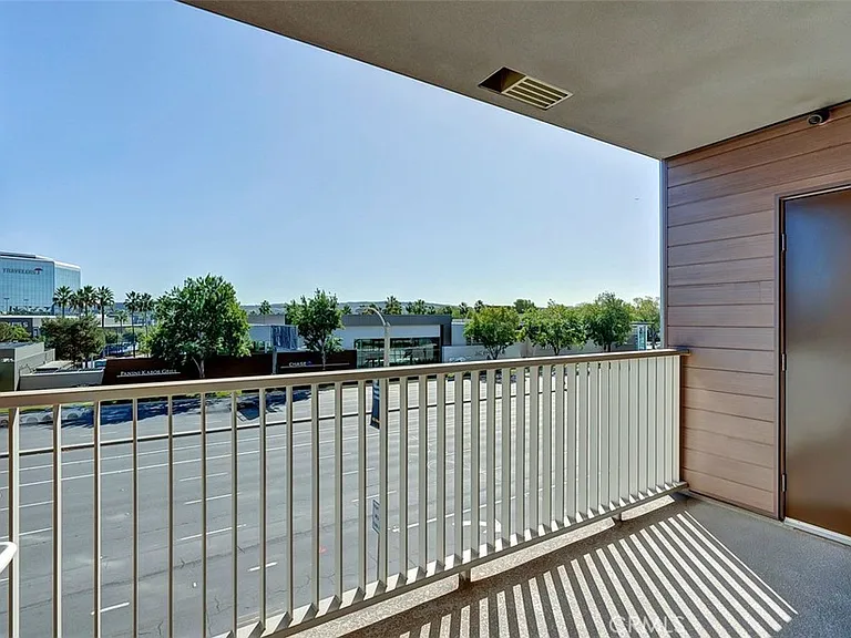 4407 Rivington — Photo 22