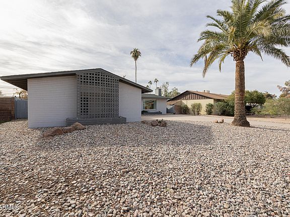 3rd image of 111 E PEBBLE BEACH Drive