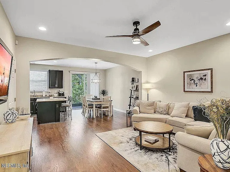 361 Richmond Dr — Photo 13