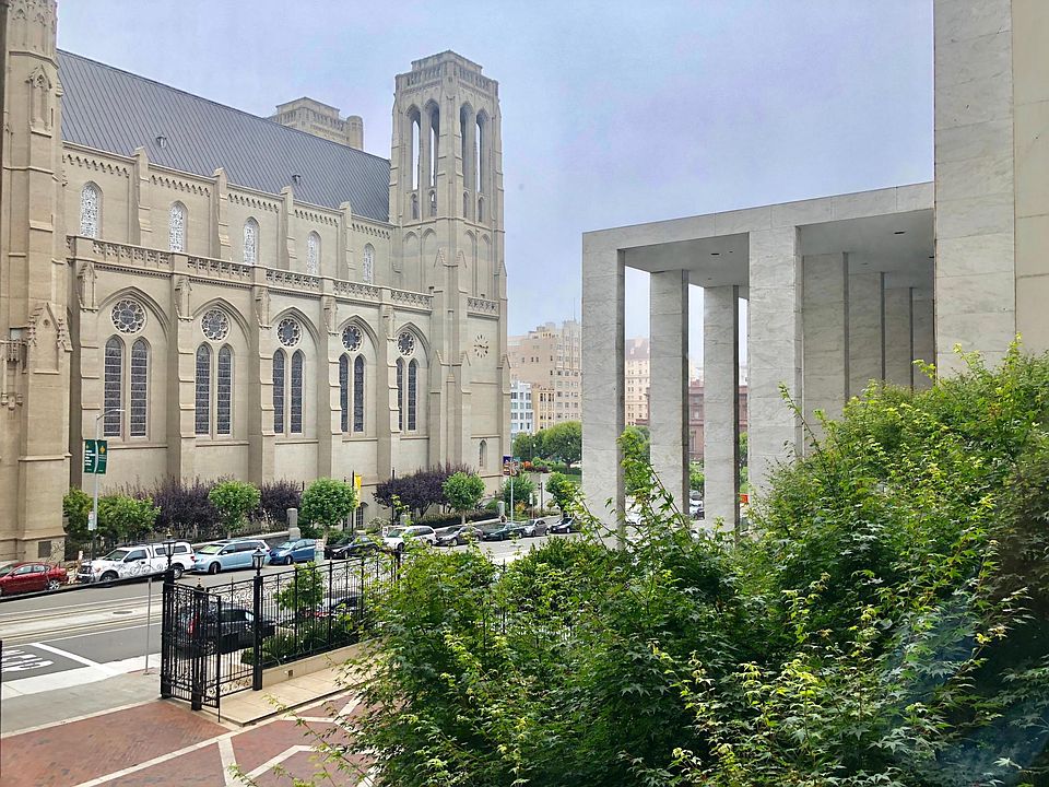 Views of Grace Cathedral and Huntington Park.