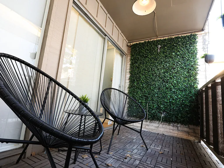 Summit St — Photo 18