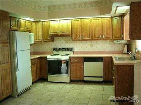3rd image of 219 Mary St