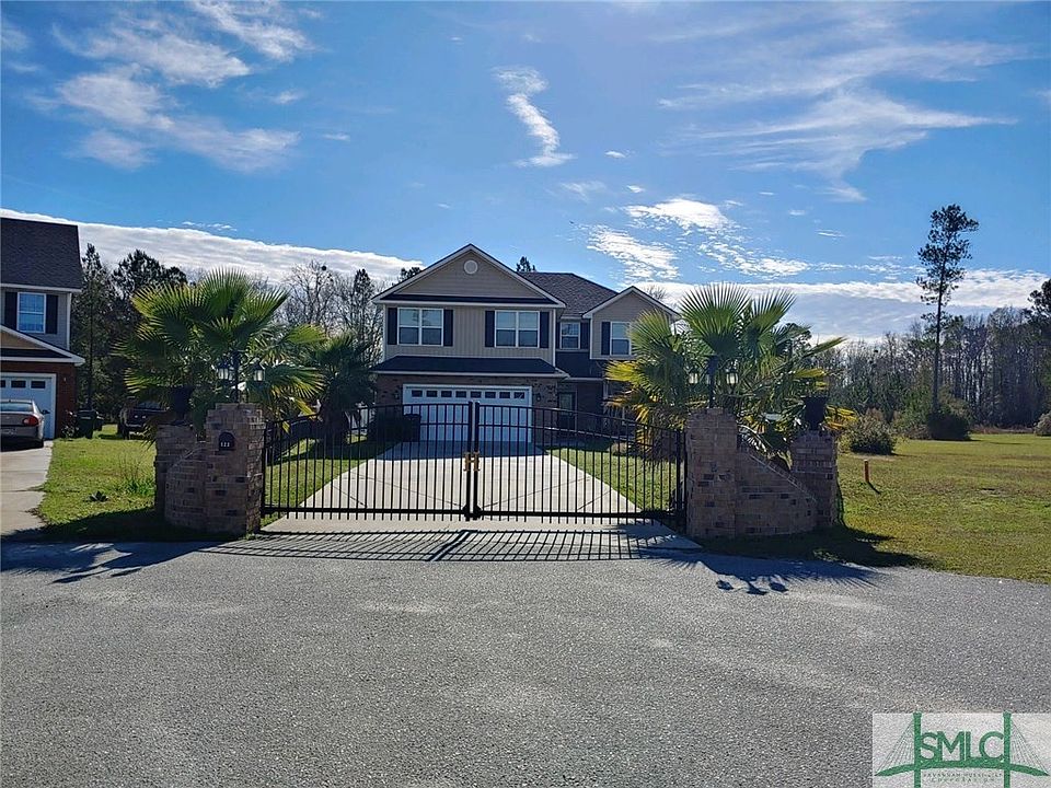 1st image of 123 NE Thornbush Court