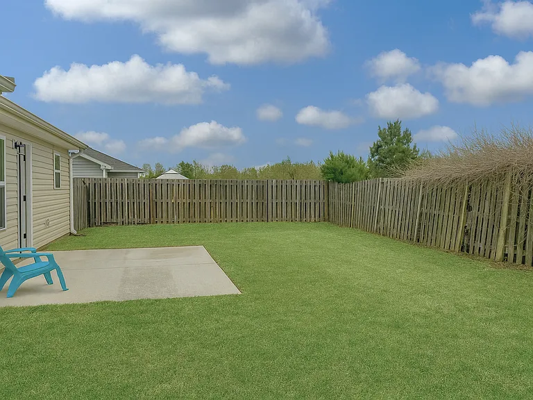 3272 Alexandria Dr — Photo 14