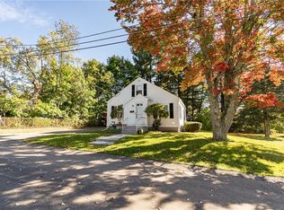 4 Perry St, Smithfield, RI 02917