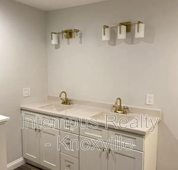 1320 Chestnut St — Photo 24