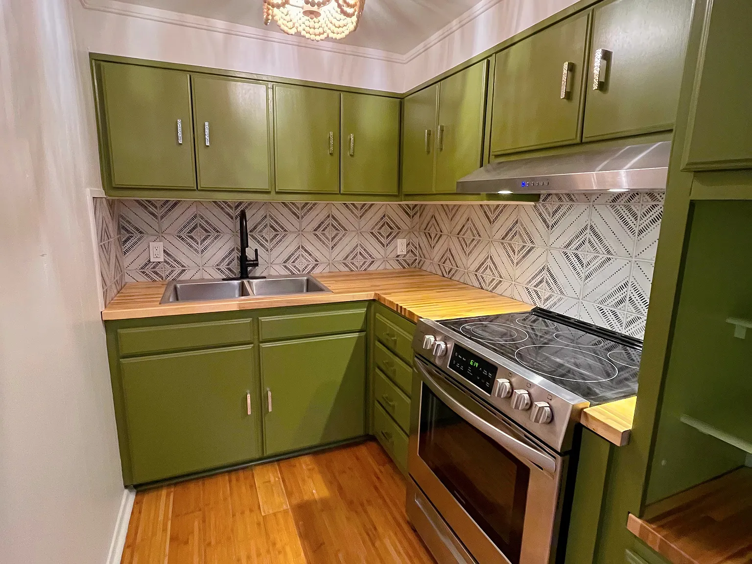 2 bed, 1000 sqft, $2,100 — Photo 2