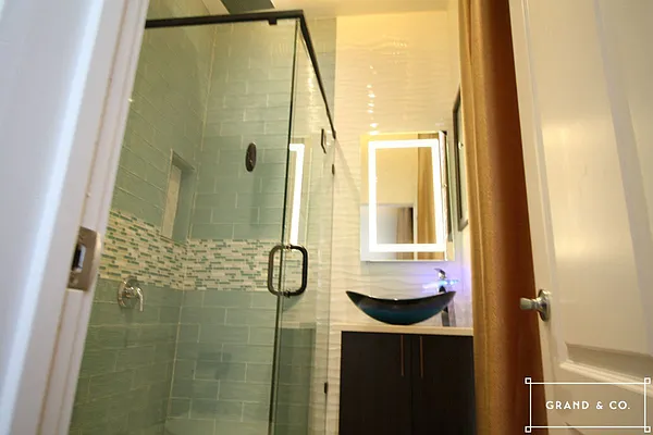 Rented by Grand & Co. | media 24