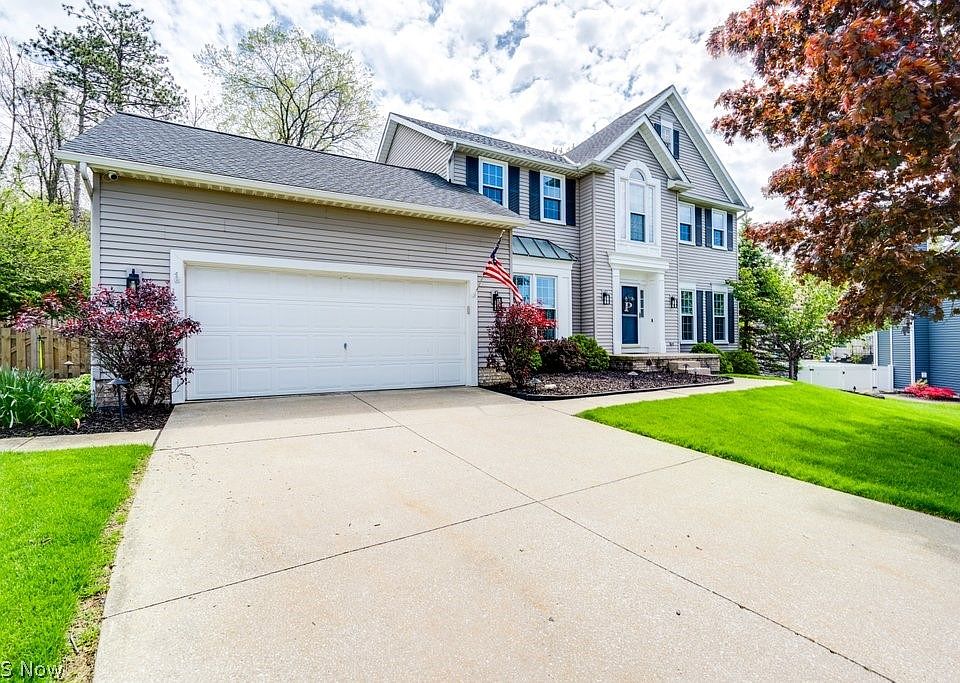 1st image of 326 Saint Lawrence Cir
